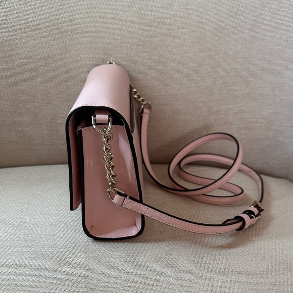 Kate Spade Pink🩷 Crossbody / Purse Pink 💓with Some Gold✨️ - Picture 4 of 10